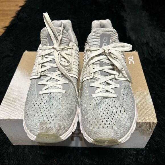 ON CLOUDSWIFT gray white running athletic training lace up shoes sneakers sz 8.5 - Picture 9 of 9